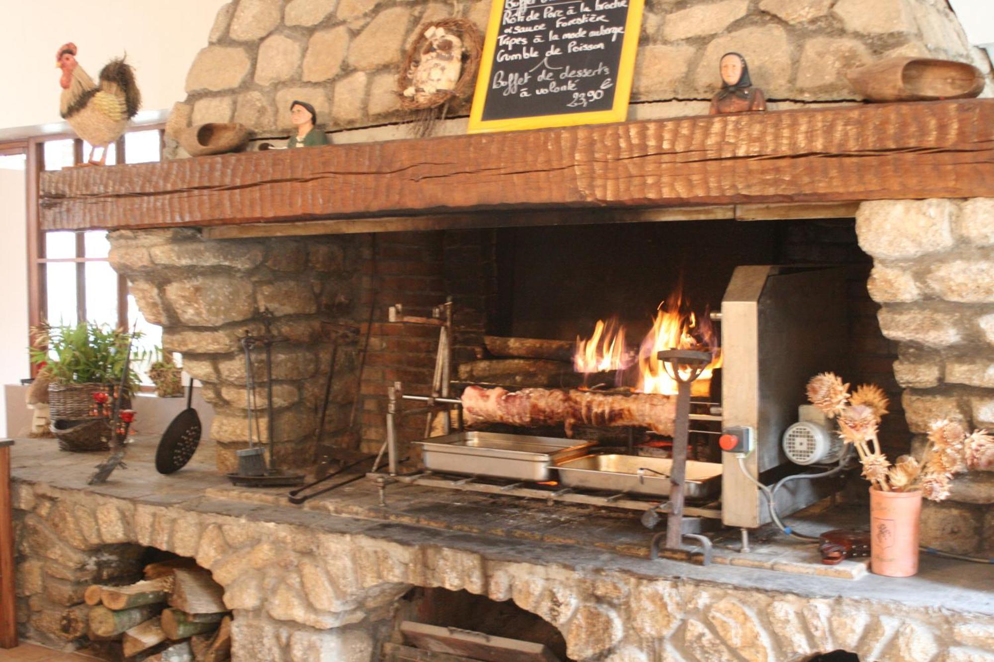 Logis Hotel Restaurant Auberge De L'Espinouse Fraisse-sur-Agout المظهر الخارجي الصورة